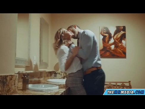 ❤️ Kui rinnakas blondiin võrgutab sind avalikus tualettruumis ❌ Porno at us et.sexuria-net.ru